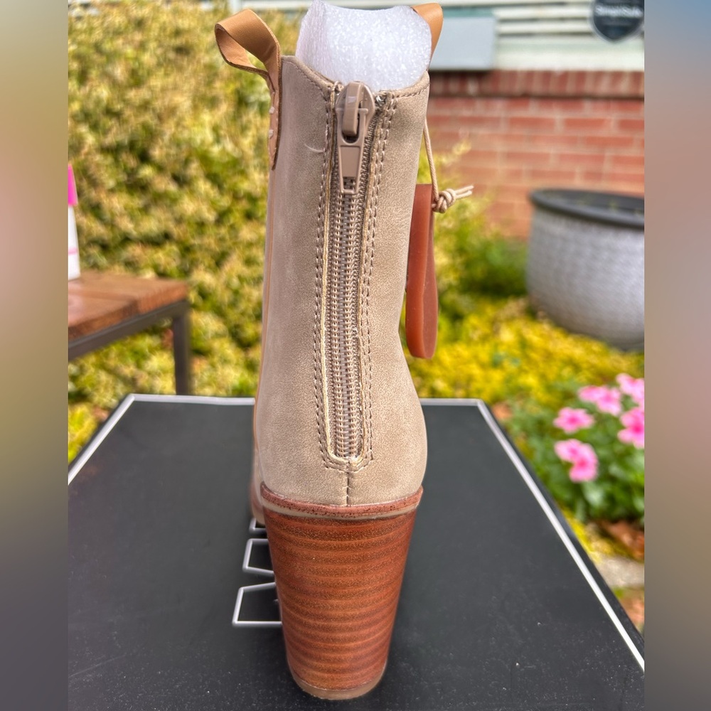 MIA Women's Tan Ankle Boots- NWT - Picture 3 of 3